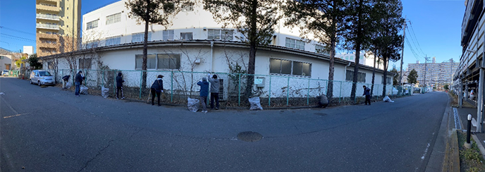 工場周辺清掃作業